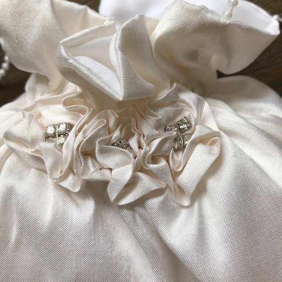 Raw silk purse/pouch with beaded strap - Picture 2 of 4